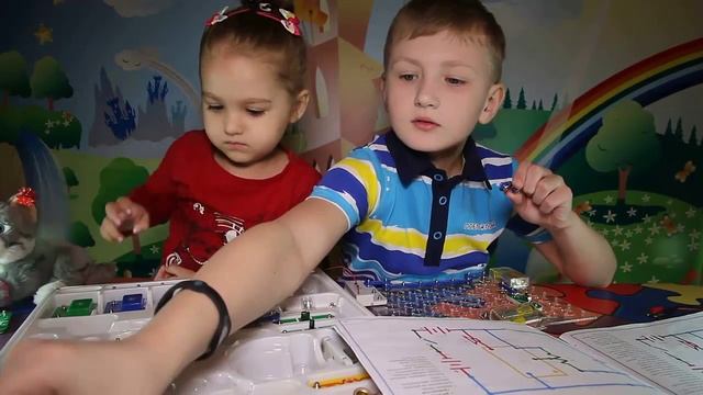 Электронный конструктор Знаток 320 схем. Собираем радиоприемник из электронного конструктора смотреть онлайн