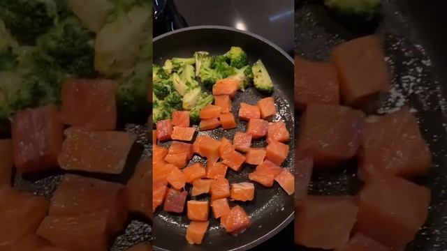 Паста с лососем. Сливочная паста. Очень вкусный и простой рецепт. смотреть онлайн