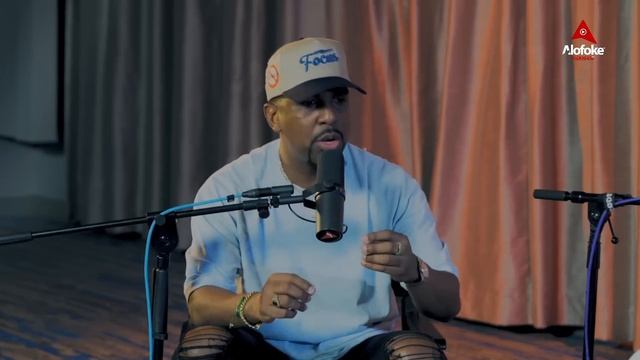 YOVGNCHIMI LE ENTRA SIN PIEDAD A ROCHY RD, ONGUITO WA Y HASTA A TEMPO смотреть онлайн