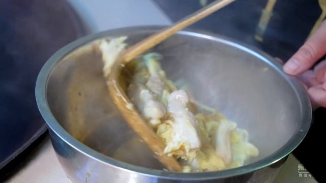 孩子生日，婆婆準備一隻大公雞，煮一桌好吃的 | I cooked a lot of delicious food for my son’s birthday смотреть онлайн