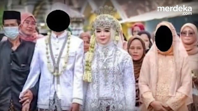 Perselingkuhan dengan Mertua Dibongkar, Mantan Suami Polisikan Norma Risma смотреть онлайн