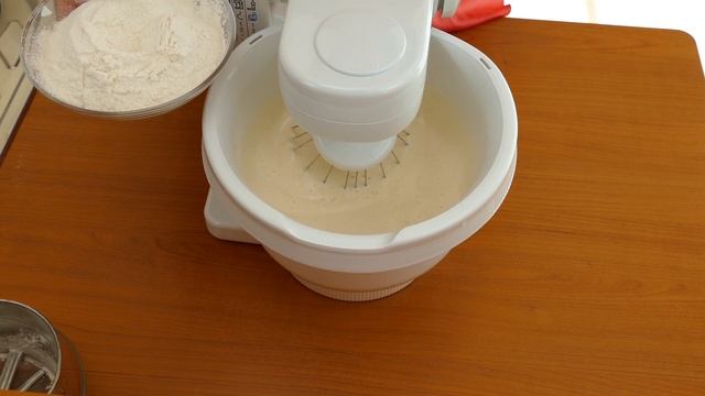 Biskuitboden hell / Basisrezept 1 Boden / fluffig / Herstellungsschritte mit "Gelinggarantie" смотреть онлайн