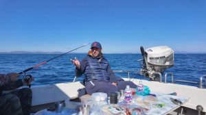 Бюджетная рыбалка во Владивостоке на катере! Ловим ведрами камбалу )