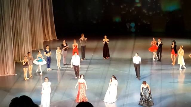 Лиза и Катя в концерте "Звёздная ночь в Большом"-4 смотреть онлайн