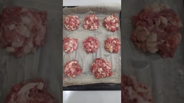 Сочные Рубленые Котлеты в духовке съедаются самые первые . смотреть онлайн
