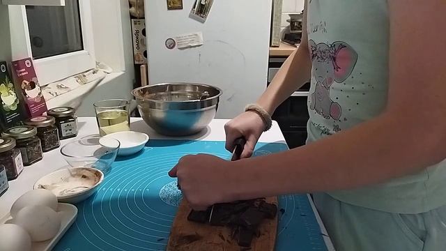 кексы с шоколадной начинкой . смотреть онлайн