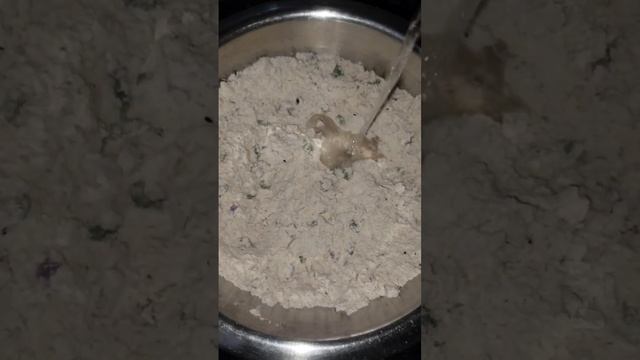 Pyaz ke parthe #subscribe #like #delishfood #viral #ytshorts #foodie смотреть онлайн