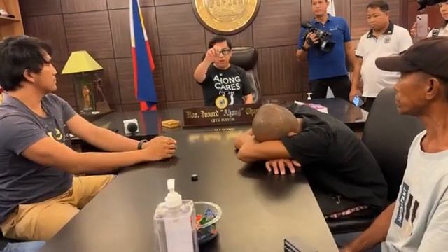 Mayor Ahong Chan Face To Face Sa Nangulata Kang MarMar Nga Usa Ka P.W.D смотреть онлайн
