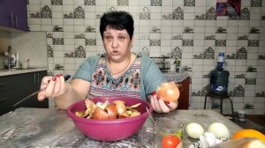 Замутила пирожки, очень злая. 🤬