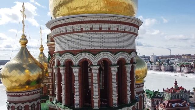 Крестный ход вокруг Благовещенского кафедрального собора в день престольного праздника 7 апреля 2022 смотреть онлайн