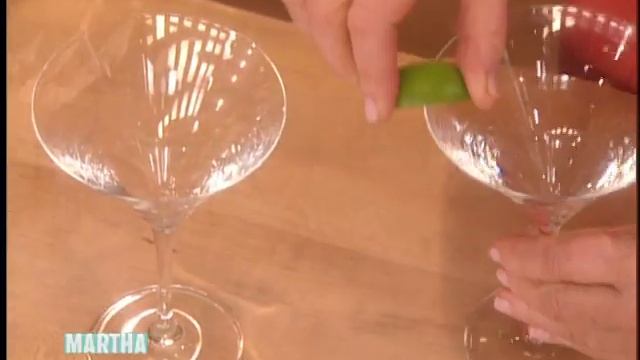 Refreshing Cucumber Margarita- Martha Stewart смотреть онлайн