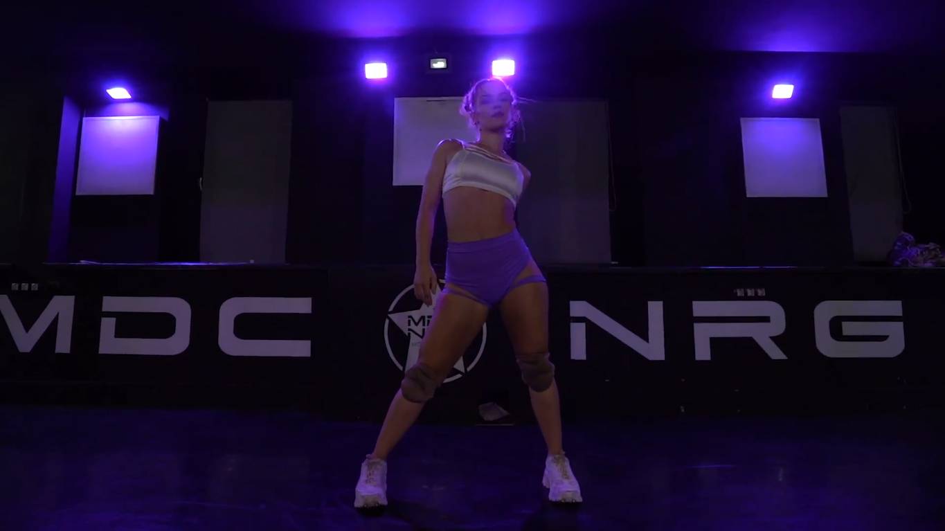 Twerk смотреть онлайн