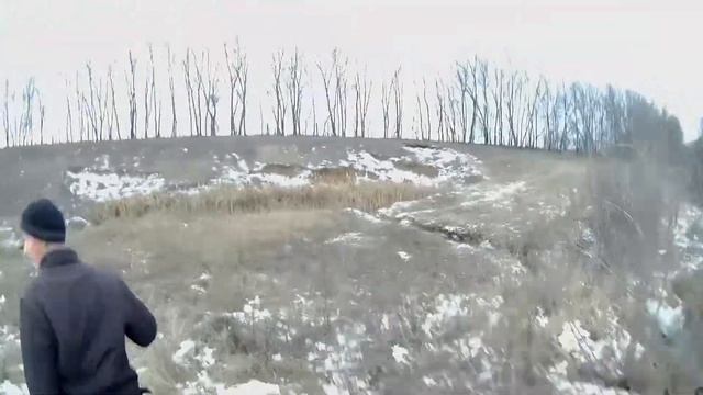 Взорвали петарды в трубе | Гуляем по пруду | 2020 0107 смотреть онлайн