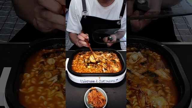 How to eat ramen deliciously 🇰🇷Ottogi) Jin Jjamppong 🍜 / Ramen with shrimp 🦐 смотреть онлайн