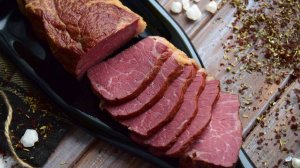 Конина домашняя варёно-копчёная.