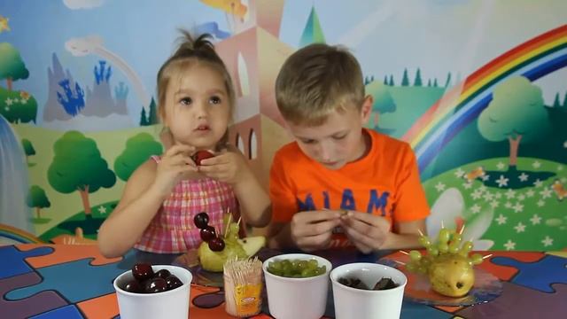 ФРУКТОВЫЙ ЕЖИК ИЗ ГРУШИ, ВИНОГРАДА, ЧЕРЕШНИ И КЛУБНИКИ смотреть онлайн