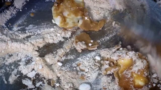 Вы удивите всех гостей такой закуской на столе! Жульен в тарталетках! Безумно вкусно смотреть онлайн