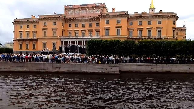 Музыка на улицах Санкт-Петербурга.