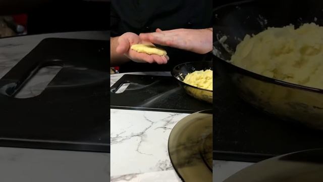 Так картоху ты не готовил. Сырный картофель смотреть онлайн