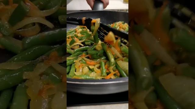 Закуска из фасоли с беконом #Shorts смотреть онлайн