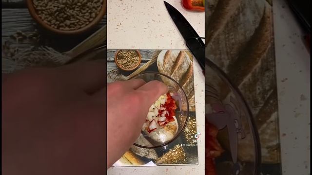 Вареная картошка и запечённая в духовке с соусом и овощами #shorts смотреть онлайн