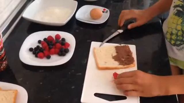 Десерт к завтраку с ягодами смотреть онлайн