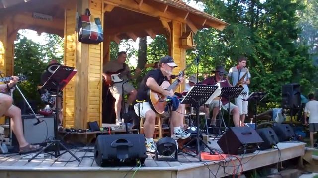 Gazebo Band at Birch Beach July 31,11 Crocodile Rock смотреть онлайн