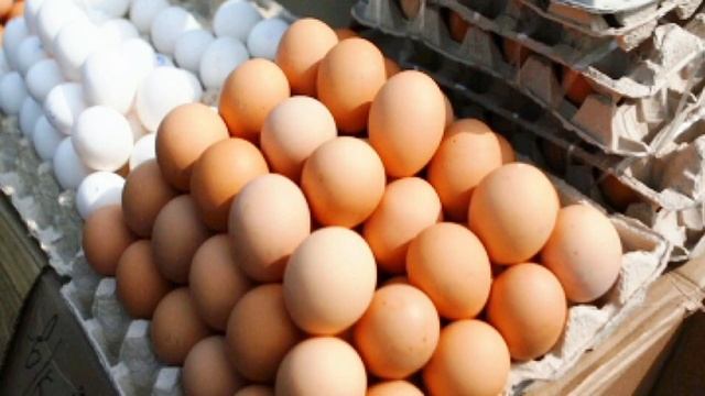 Жұмыртқа қабығының пайдасы.30 жастан асқан әйел адамдар көрсін.Жұмыртқа қабығы 10жылға жасартады. смотреть онлайн
