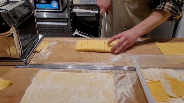 Вкусно поели.. Итальянская паста и лазанья в центре Тбилиси. смотреть онлайн