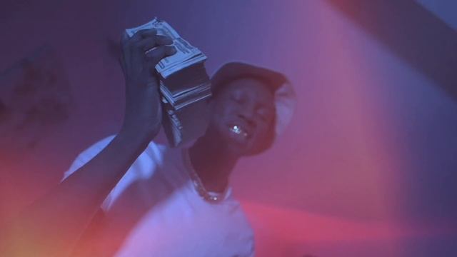 Liberia Sig Feat. Kglizzy -Off My Chest (Music Video) смотреть онлайн
