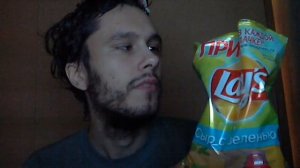 Чипсы Lay's Сыр с зеленью и вода Святой Источник Спортик