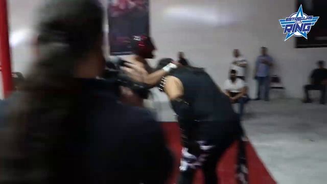 Dark Cuervo vs Emperador Azteca con Kaoz Lucha Libre смотреть онлайн
