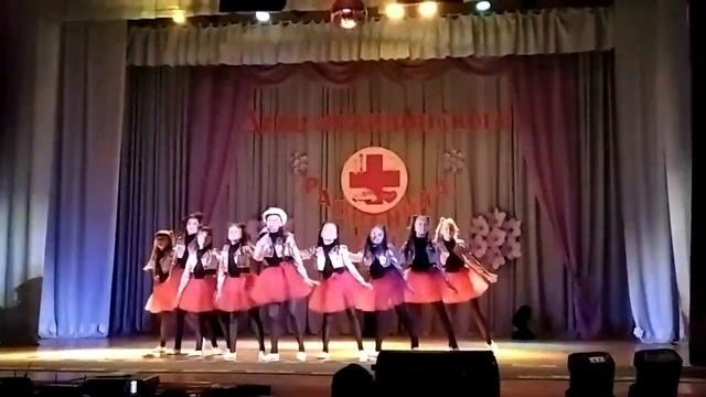 Песня Не малышка