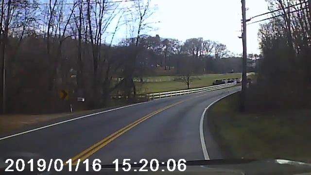 CAUGHT ON CAMERA: Driver makes decision to destroy truck in order to preserve a life смотреть онлайн