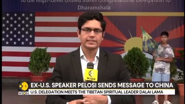 Child with umbrella in US DELEGATION MEET WITH DALAI LAMA смотреть онлайн