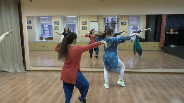 Bollynuevo - Bhangra - Salsa- Latino and Bollywood Fitness Training | Bolly_nuevo | Фитнес-тренинг смотреть онлайн