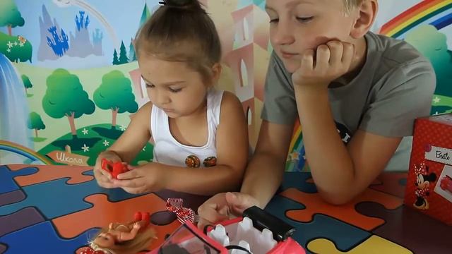 ❀ Штеффи Minnie Mouse от Disney | Три блонидинки на розовом кабриолете едут на вечеринку смотреть онлайн