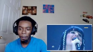 AMERICAN REACTS to ДИАНА АНКУДИНОВА - ВОРОНА | ШОУМАСКГООН😲👏