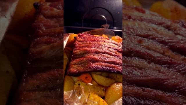 ЗАПЕЧЕНЫЕ В РУКАВЕ С КАРТОШЕЧКОЙ СВИНЫЕ РЕБРА с Секретным Маренадом #food #еда #subscribe #shorts смотреть онлайн