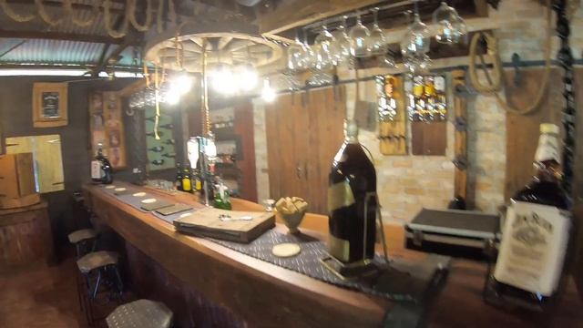 Molly’s Bar Yungaburra смотреть онлайн