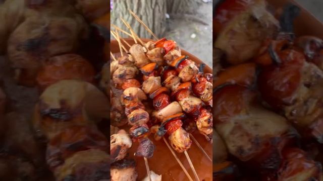 #шашлык шашлычок из куриного филе с овощами🫑🍅🍖🔥и свининка🤤 смотреть онлайн