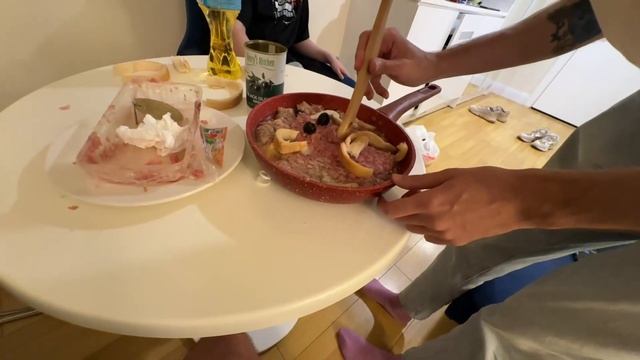 МАФАНЯ, БРАМО И КАША ГОТОВЯТ КОТЛЕТЫ ПО-КИЕВСКИ смотреть онлайн