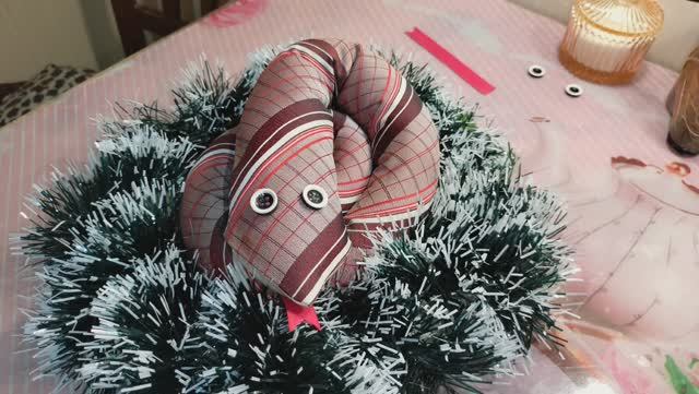 Поделка из галстука Змея. смотреть онлайн