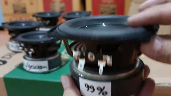 JBL Boombox 4 inch Minus