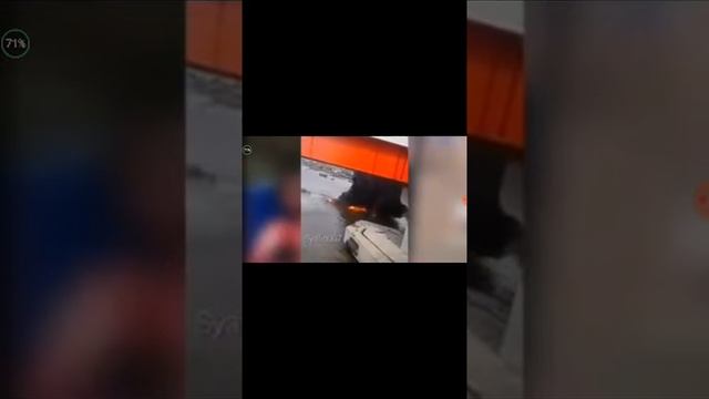 Kapal TONGKANG terbakar di bawah jembatan ampera#02 смотреть онлайн