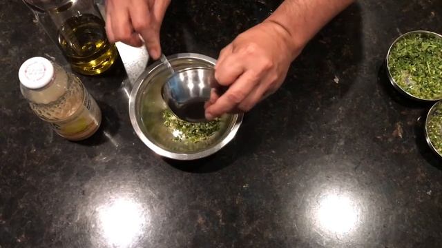 How To Make A Healthy & Refreshing Coriander Cucumber Salad With A Zesty Lemon Dressing смотреть онлайн