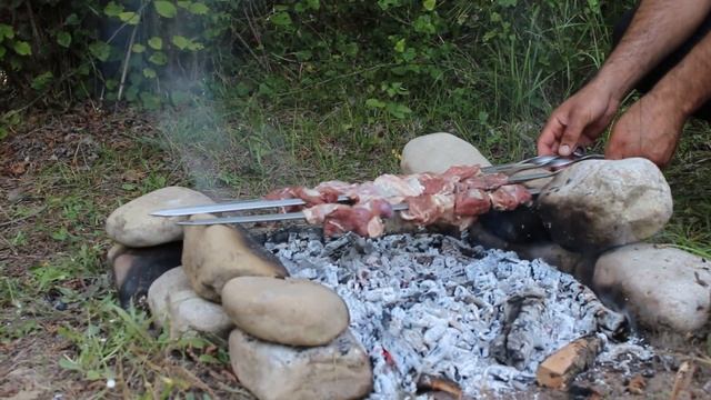 I COOKED a KUZU KEBAB in the forest. KEBAB taste in the beautiful sound of nature смотреть онлайн