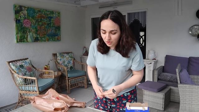 Trying S'mores for The First Time! - Life of Lilyth смотреть онлайн