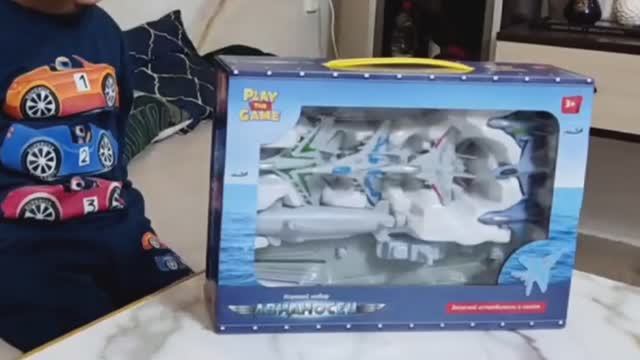 Авианосец. Самолеты. Новые игрушки.