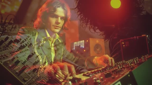 Cosmic Retrofuturism - 1970s Berlin School Waves - Vintage Atmospheres